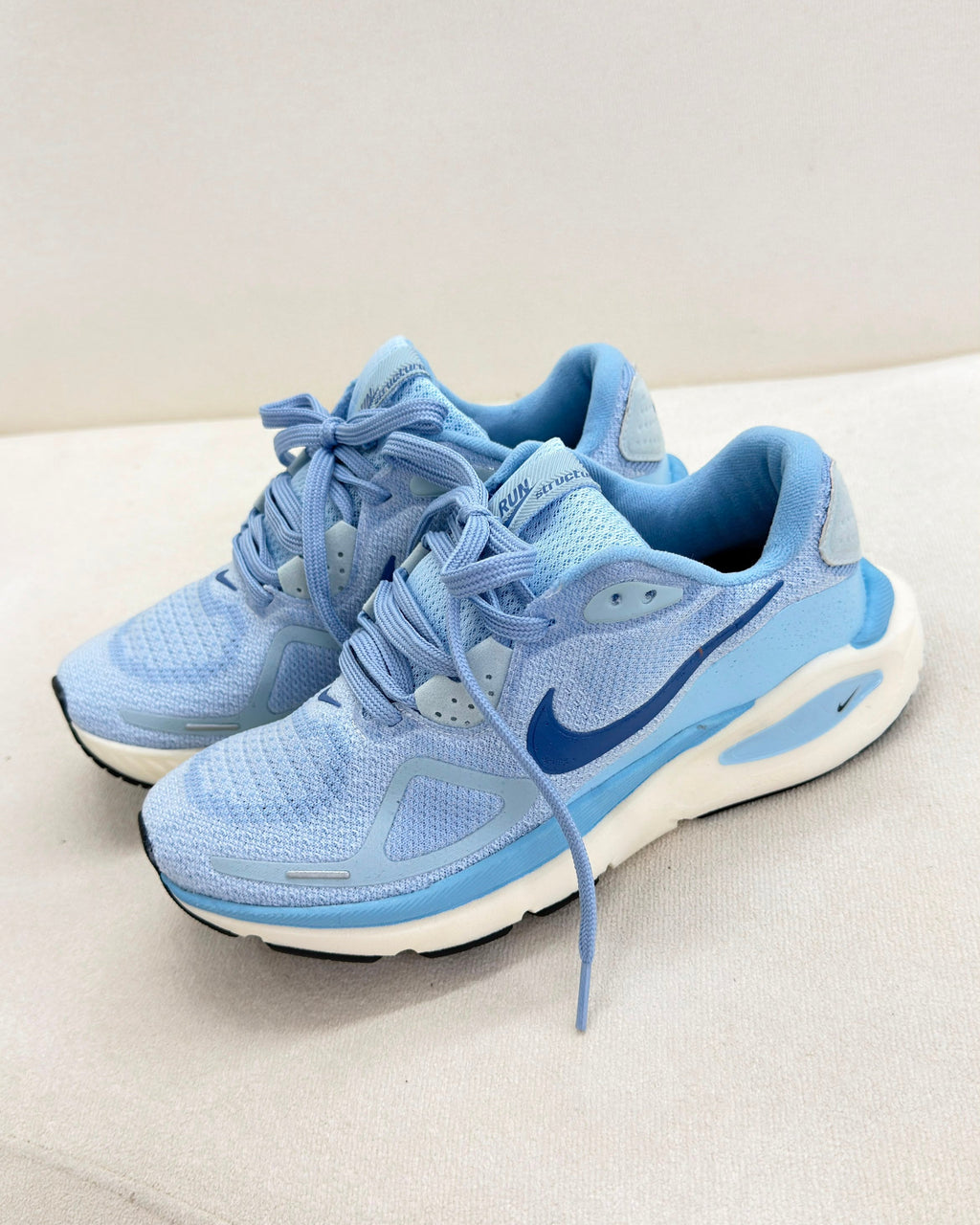 Tênis Feminino Nike Run Structure Premium