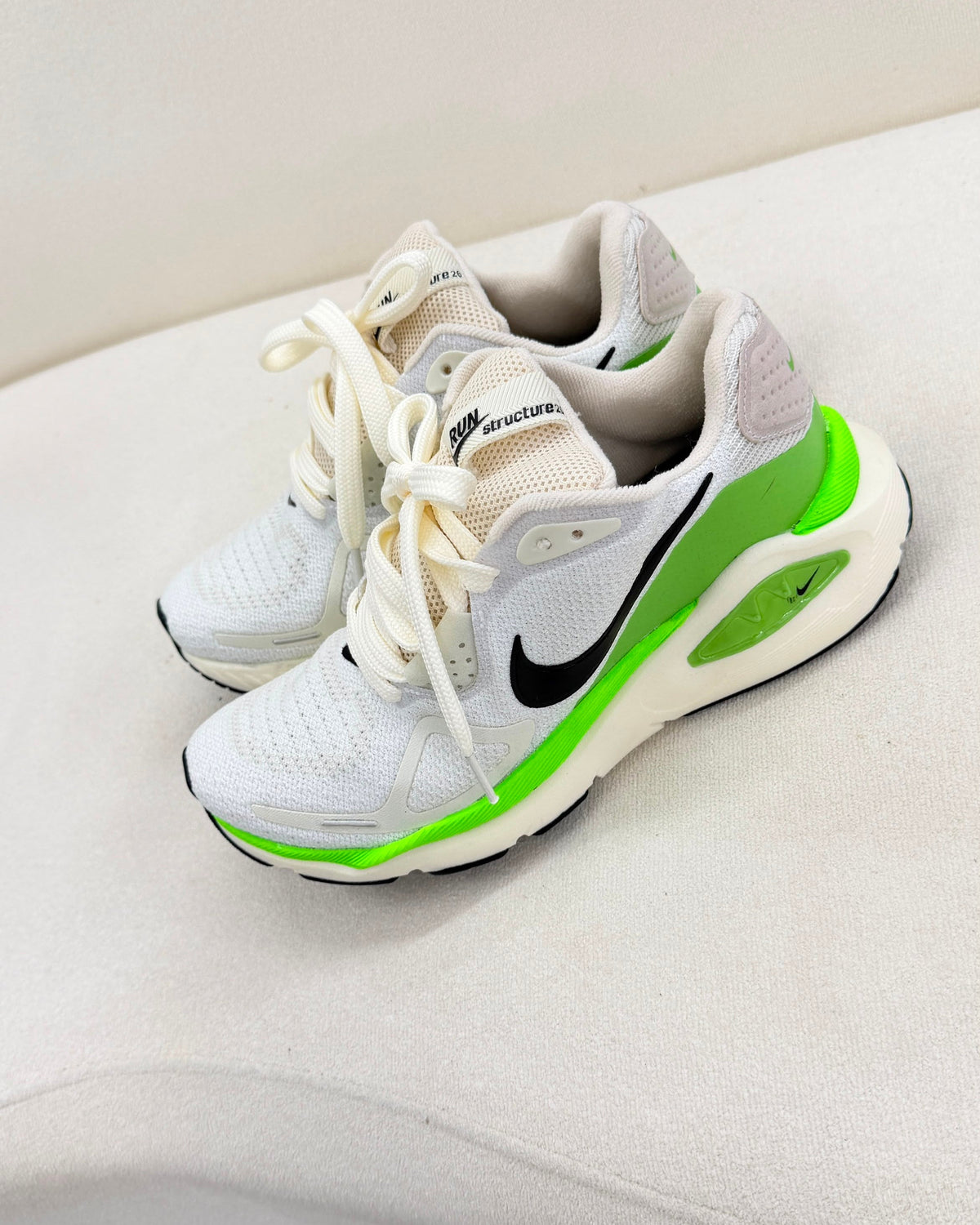 Tênis Feminino Nike Run Structure Premium