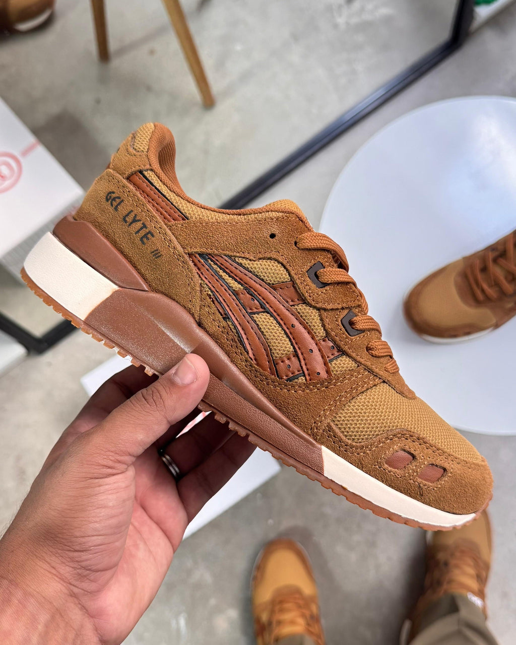 Tênis Masculino Asics Gel-Lyte III Premium (EM COURO)