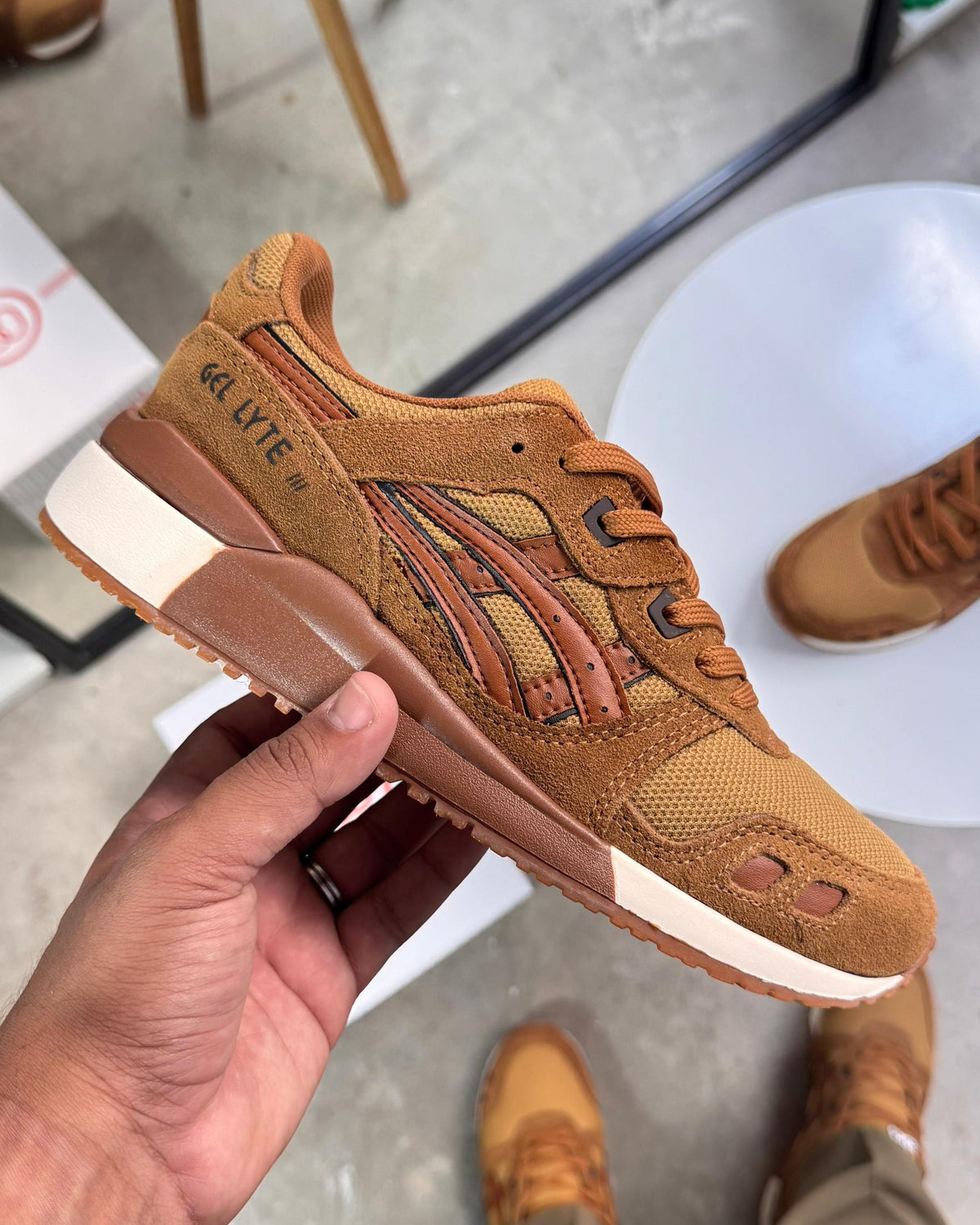 Tênis Masculino Asics Gel-Lyte III Premium (EM COURO)
