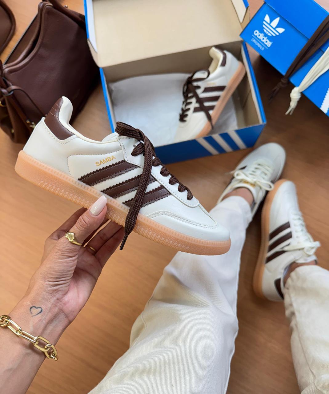 Tênis Feminino Adidas Samba Premium (EM COURO)